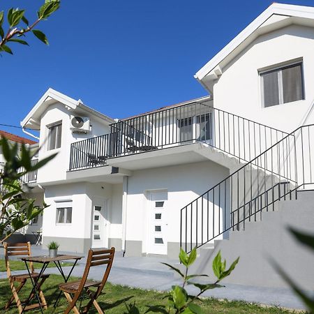 Airport Stay Apartments Surčin エクステリア 写真
