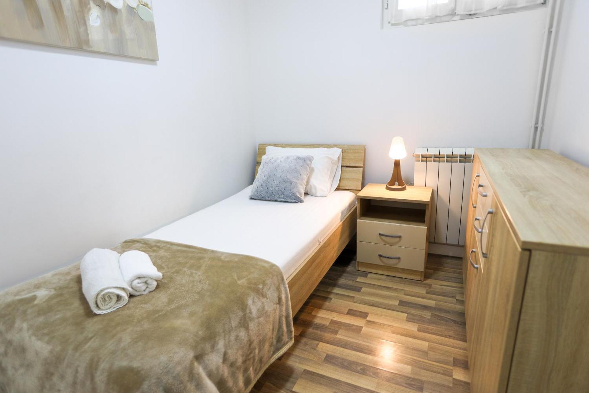 Airport Stay Apartments Surčin エクステリア 写真