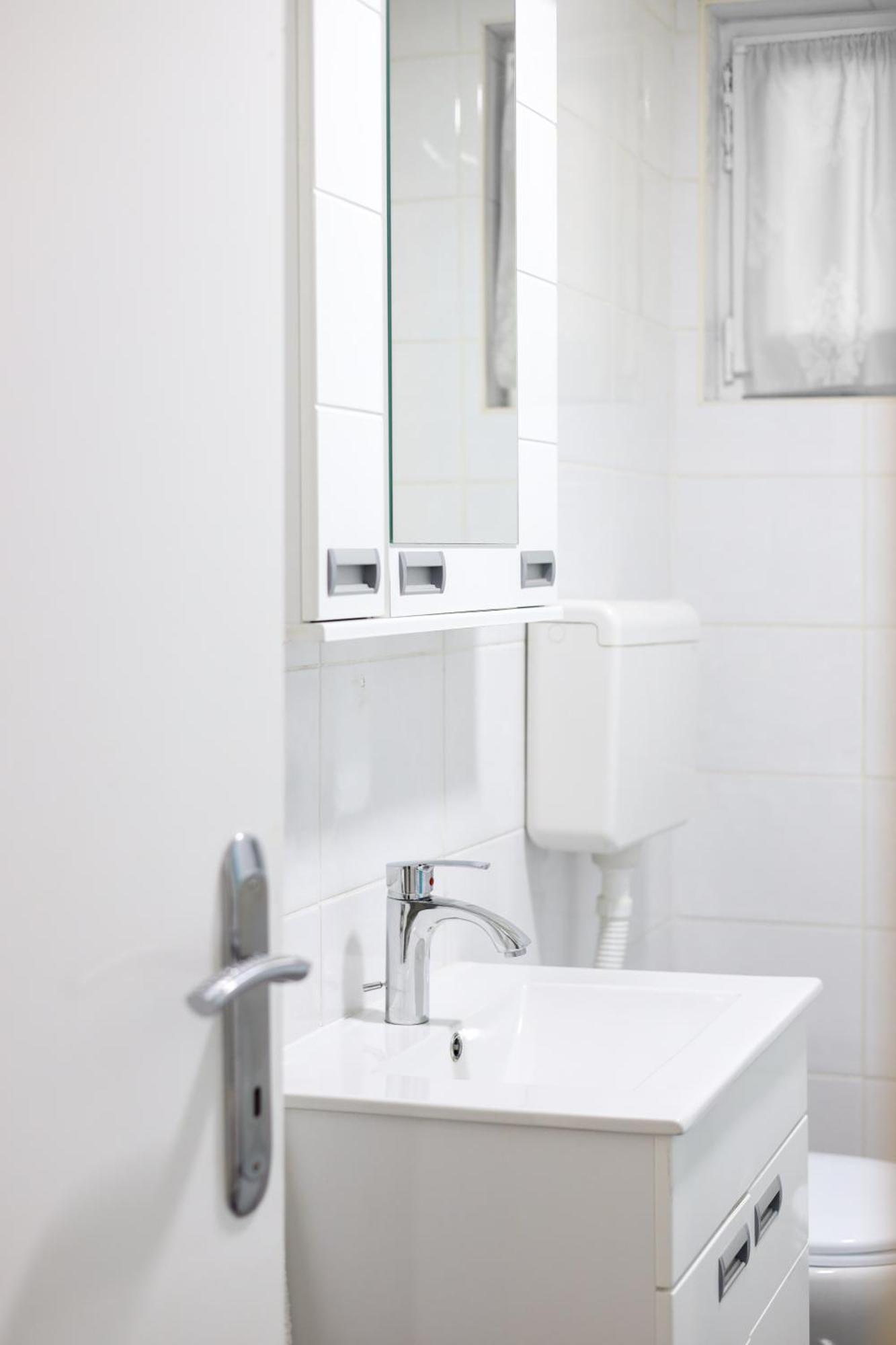 Airport Stay Apartments Surčin エクステリア 写真