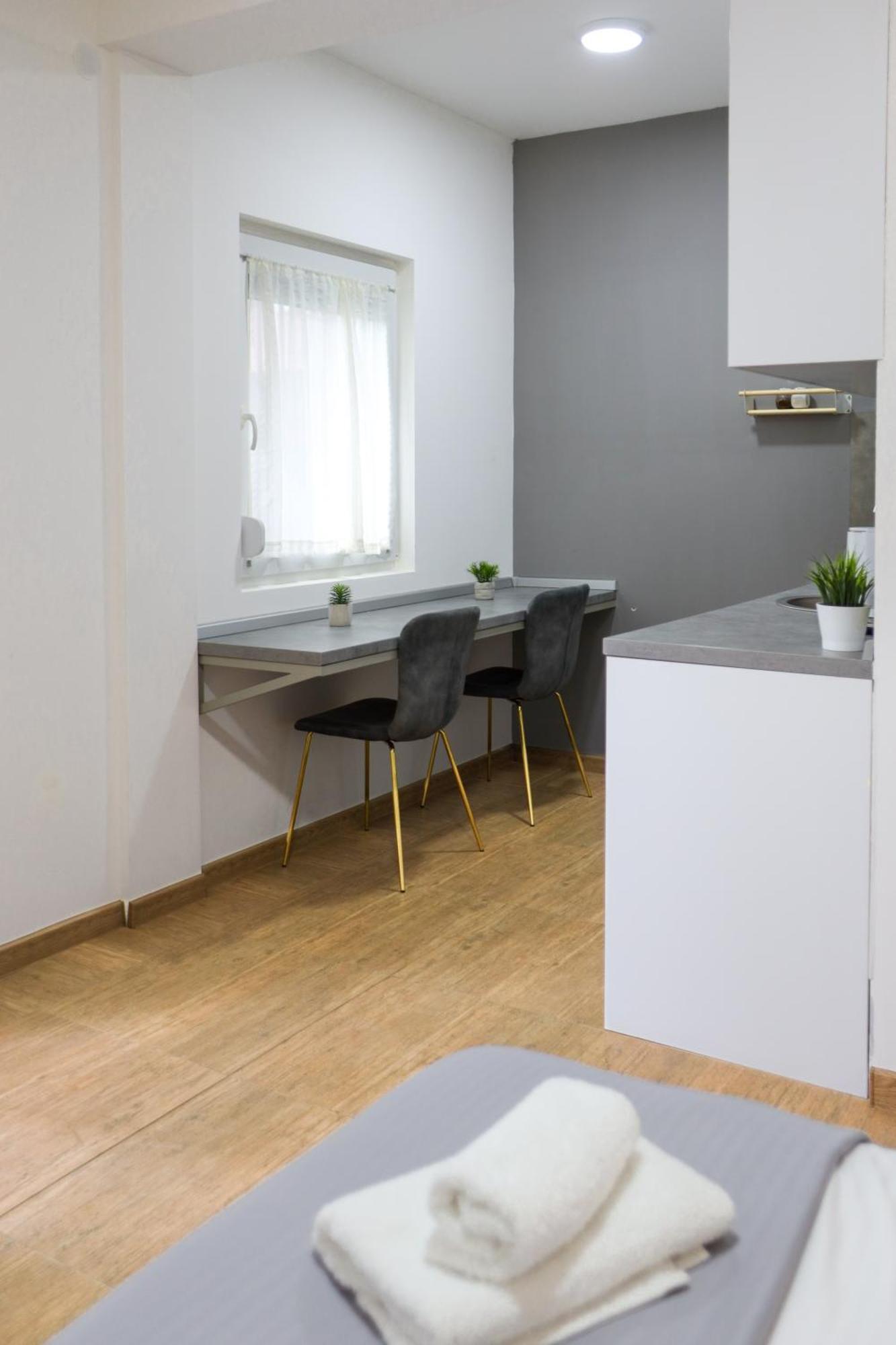 Airport Stay Apartments Surčin エクステリア 写真