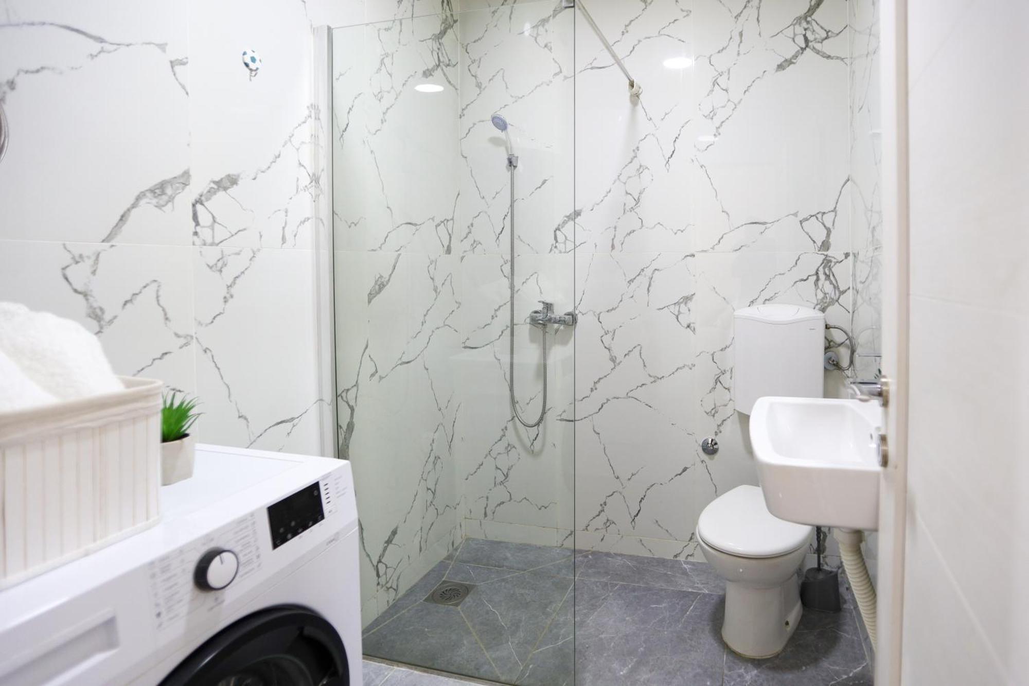 Airport Stay Apartments Surčin エクステリア 写真